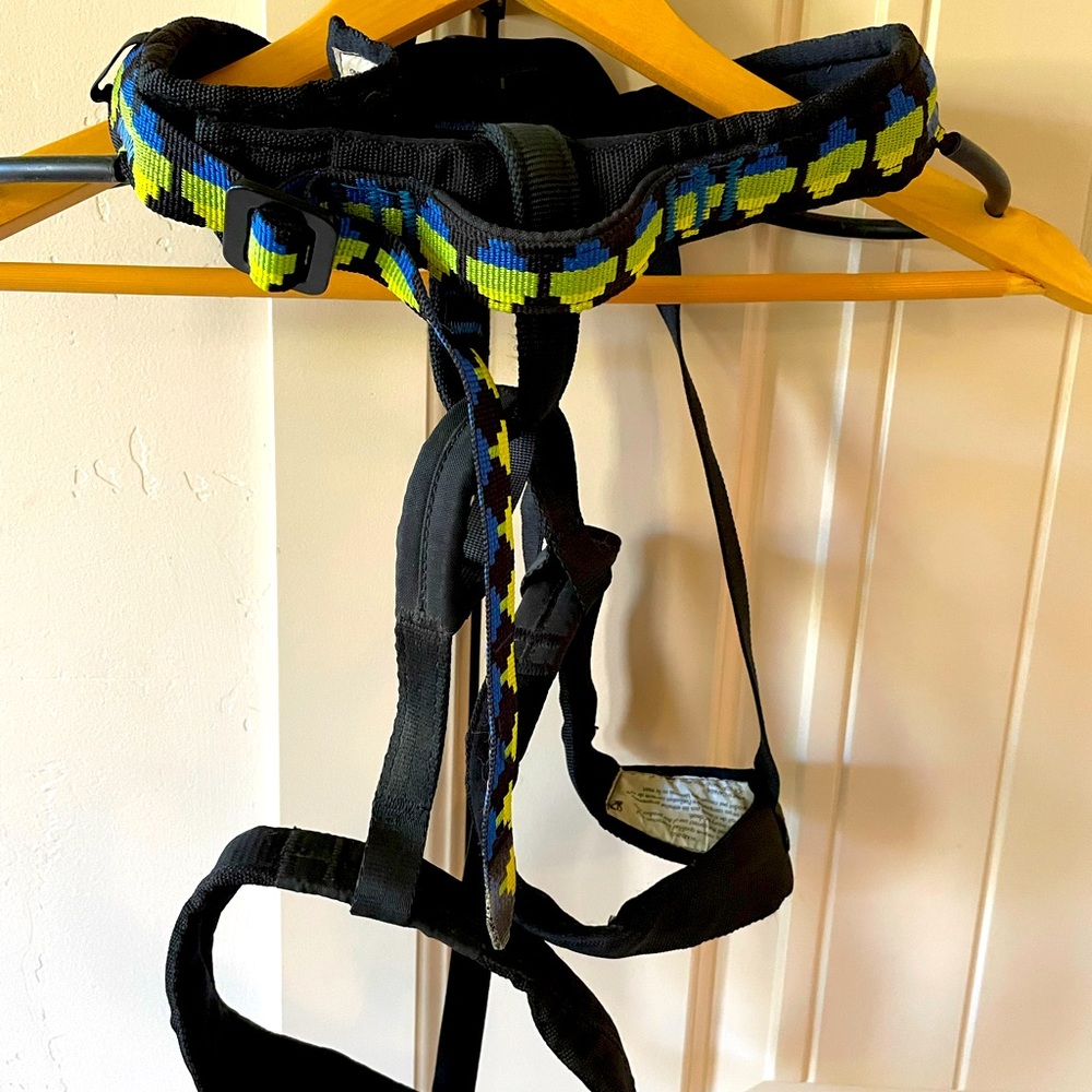 Arc’teryx small climbing harness from the 90s. Never used.